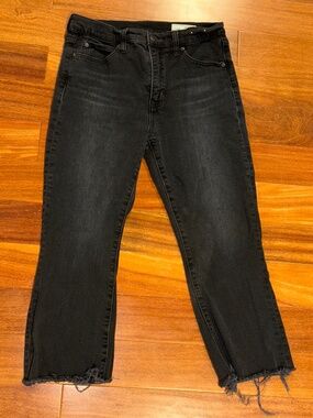 Gap Women's High Rise Kick Flare Raw Hem Black Size 29/8 Petite
